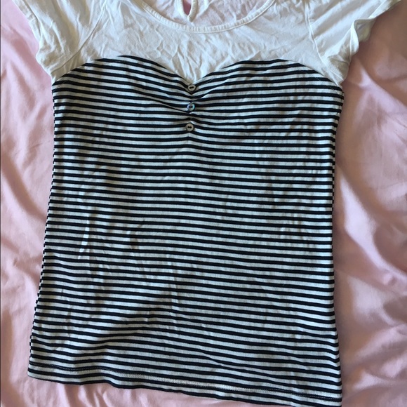 One piece top - Picture 3 of 3