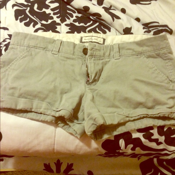 Abercrombie size 4 women's grey shorts