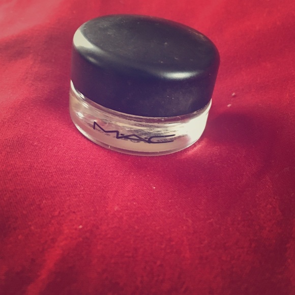 Mac bare study paint pot