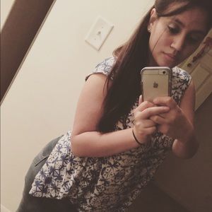 Meet your Posher, Jenn