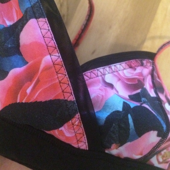 lululemon athletica Other - Lululemon floral sports bra lululemon athletica Other - Lululemon floral sports bra