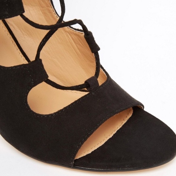 Boohoo Lace Up Ghillie Heeled Sandal - Picture 4 of 4