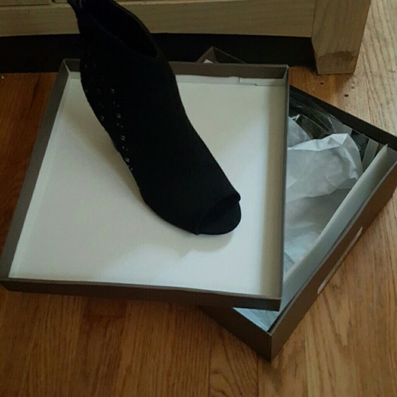 Leila Stone Bootie - Picture 2 of 4