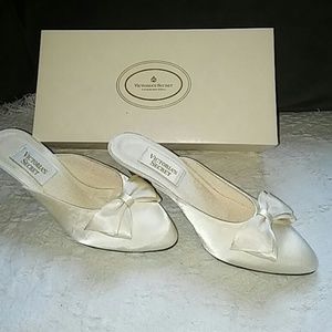 NIB Victoria's Secret Satin Slipper