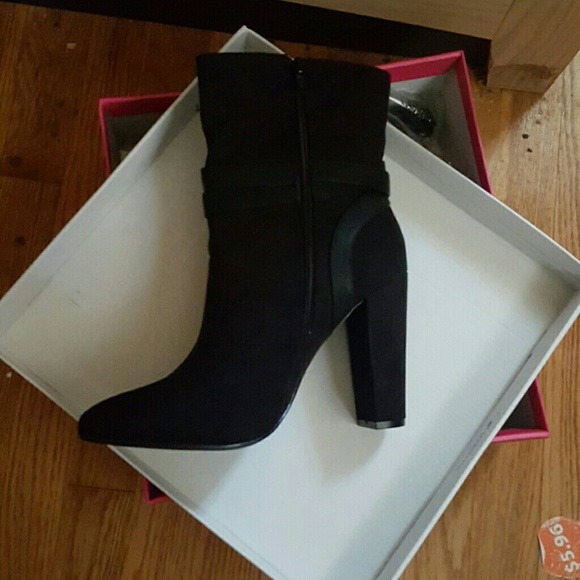 Retail Bootie - Picture 2 of 3