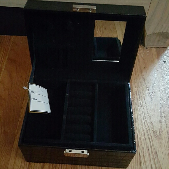 Jewelry Box - Picture 2 of 3