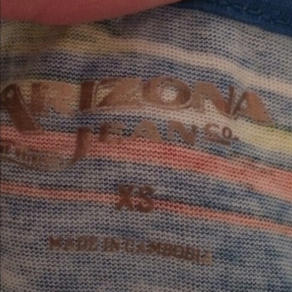 Multicolored Patterned Vcut Tee - Picture 3 of 3
