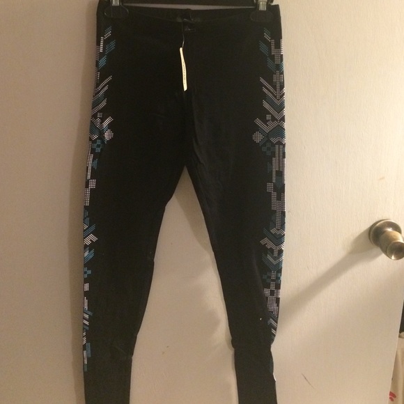 Forever 21 Aztec print leggings