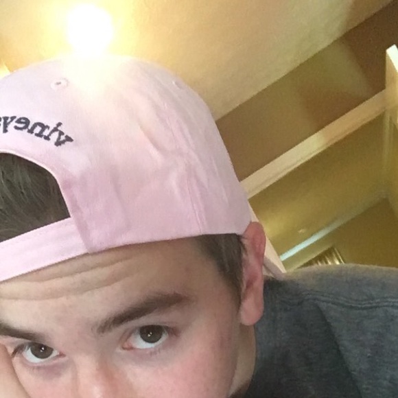 Vineyard vines hat! Brand new. - Picture 3 of 4