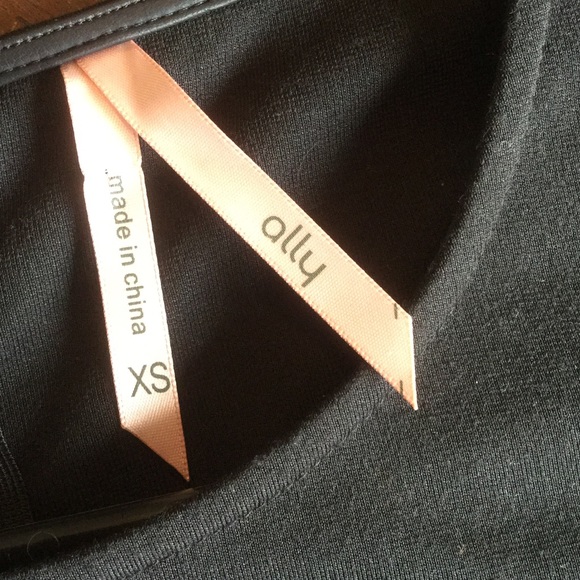 Faux leather peplum top - Picture 4 of 4