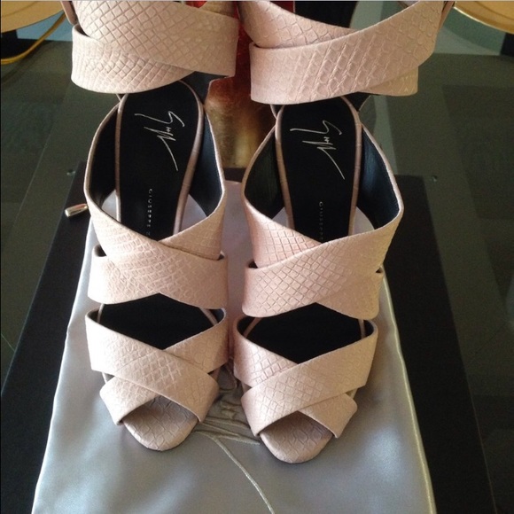 ❌SOLD❌Giuseppe Zanotti Coline python sandal - Picture 2 of 4