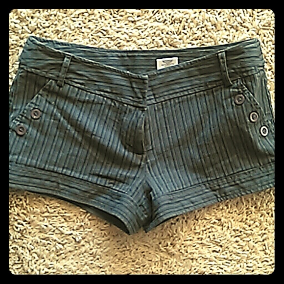 Short no boundaries shorts - Picture 1 of 3