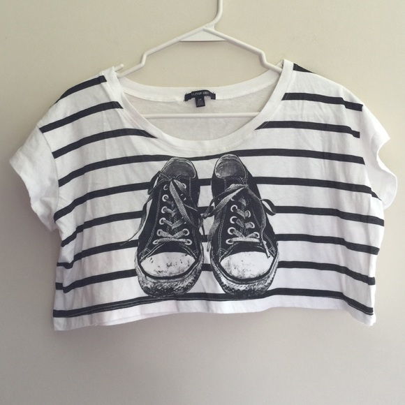 SOLD - Forever 21 crop top size S