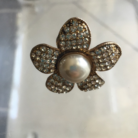 Flower ring - Picture 2 of 3