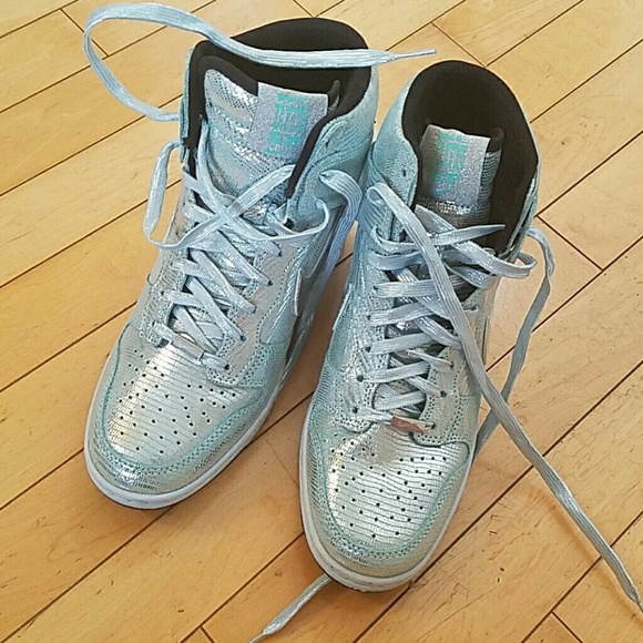 Nike Dunk Ski Hi  limited edition  sneakers