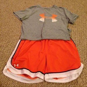 Bundle: 4 women's under armour outfits; all size M