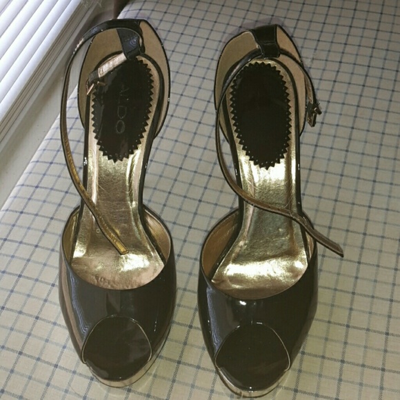 Patent leather shoes