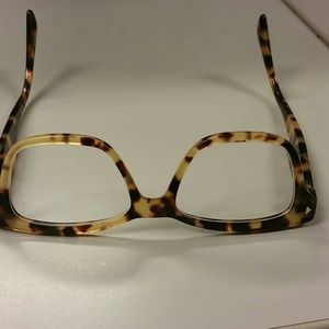 Meet your Posher, Iris