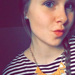 Meet your Posher, Katelyn