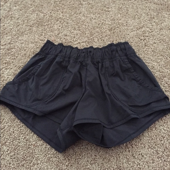 Lululemon black shorts