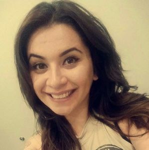 Meet your Posher, Cynthia