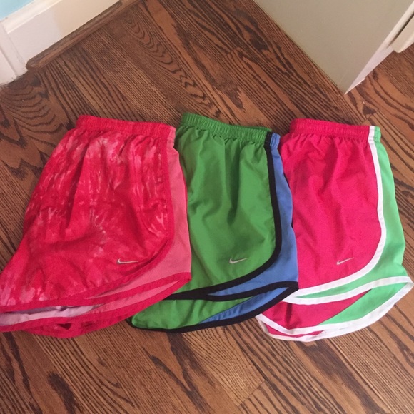 Set of 3 Nike Tempos