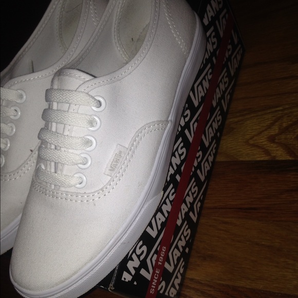 White Lo Pro Vans