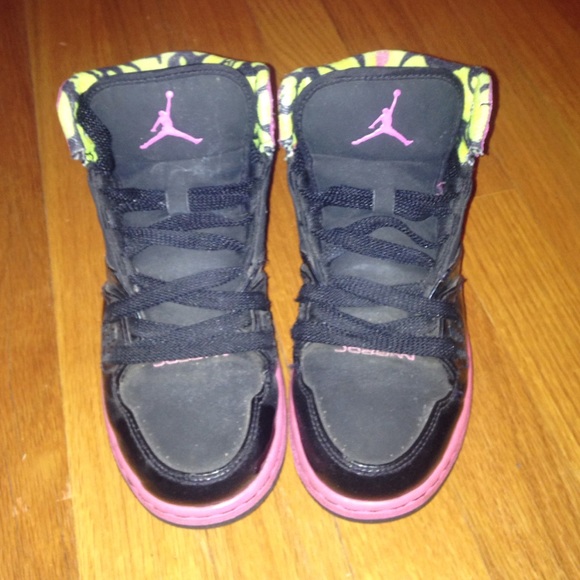 Black & Pink Jordan Flights