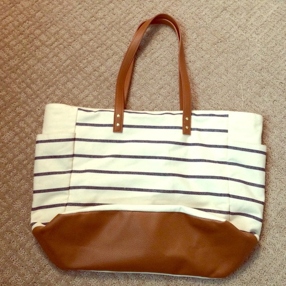Madewell Handbags - NWT Striped Canvas/Faux Leather Tote