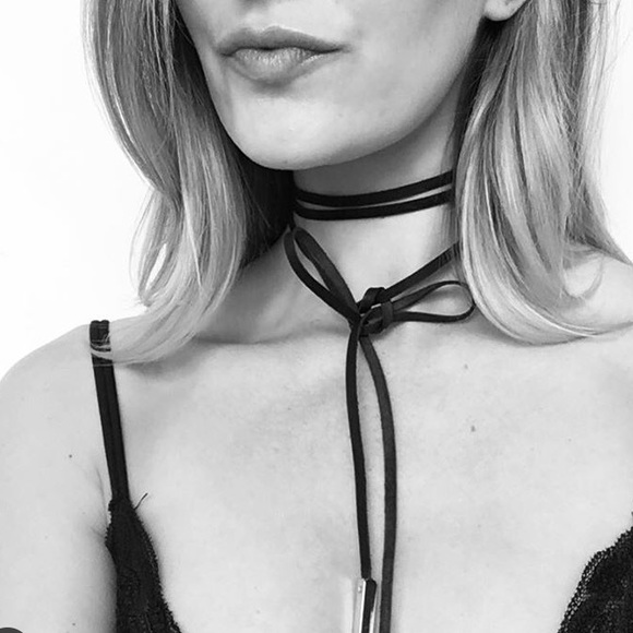 🙌🏽🎉 A must have boho leather choker. - Picture 3 of 4