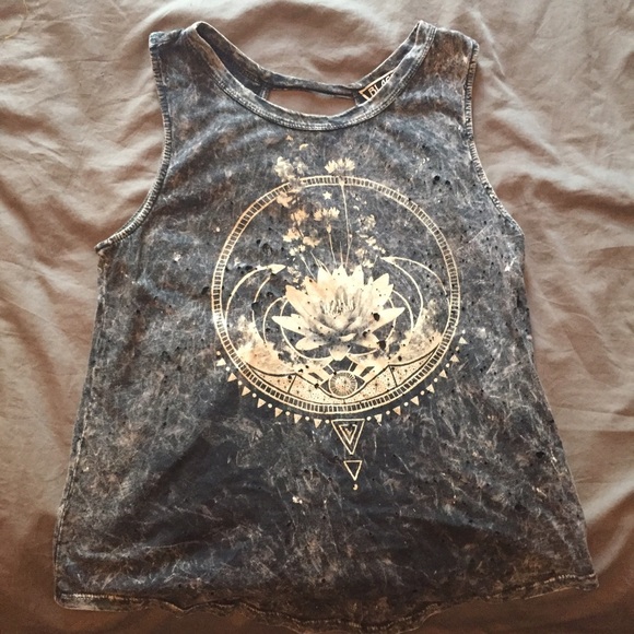 Black Moon PacSun Distressed Top Size M