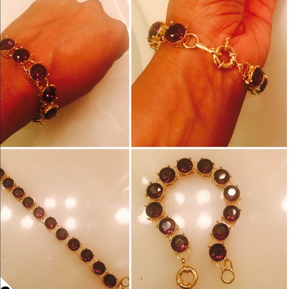 🚫SOLD🚫Gold Bracelet With Purple Stone.