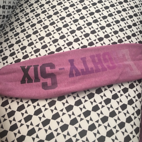 Half zip hooded VS pink sweatshirt - Picture 4 of 4