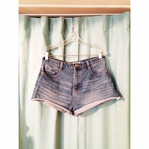 High-waisted Zara shorts High-waisted Zara shorts