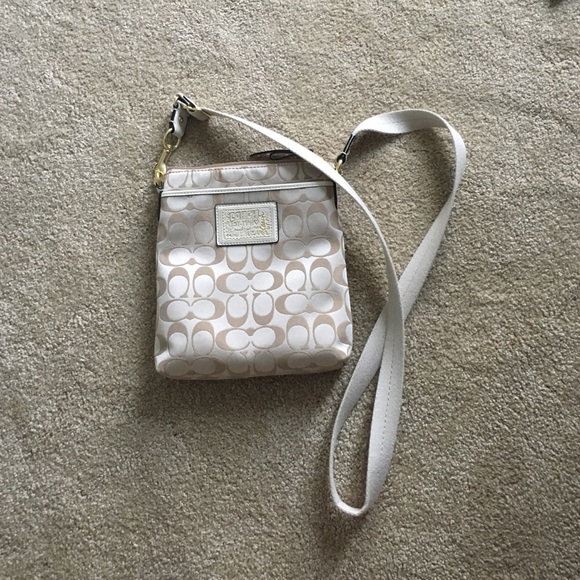 Coach Handbags - COACH PURSE!!!!