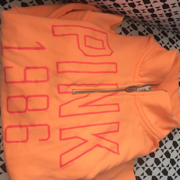 Orange half zip VS pink sweatshirt - Picture 2 of 3