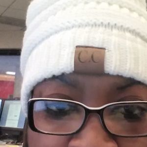 Meet your Posher, Cecilia