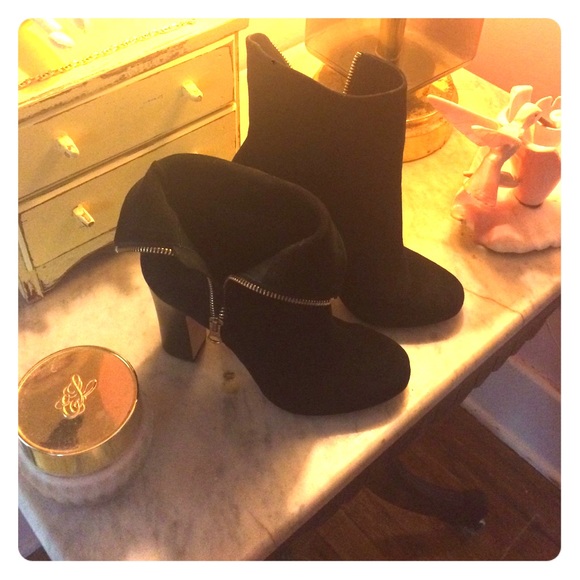Dee Keller gently worn black suede booties