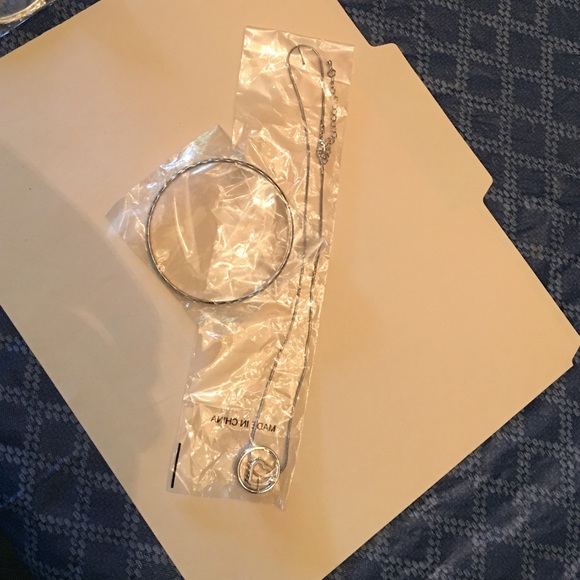 Necklace and bracelet set