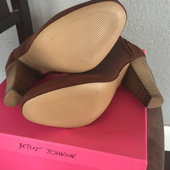 ๐HP๐Betsey Johnson booties - Picture 2 of 4