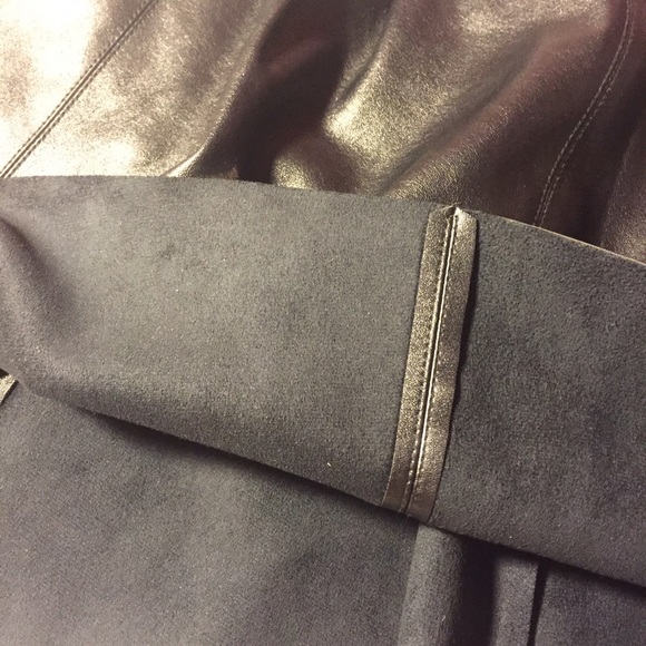 Forever 21 Zip Up Faux Leather Skater Skirt size M - Picture 3 of 4