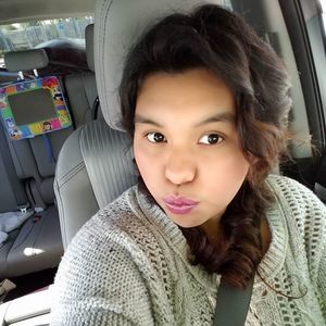 Meet your Posher, Stefany