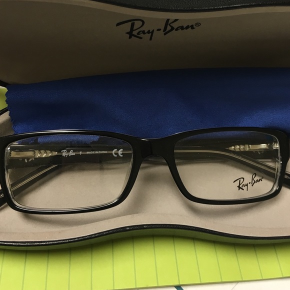 Black frame Ray Ban glasses❤️