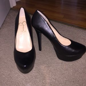 Jessica Simpson pumps brand new