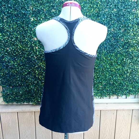 Nike dri-fit Contor tank top - Picture 3 of 3