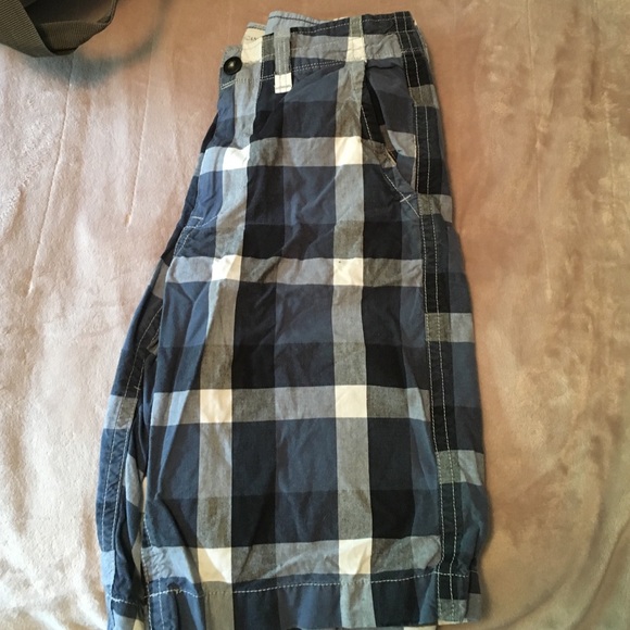 American Eagle men's plaid shorts