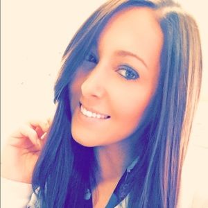 Meet your Posher, Alyssa-rae