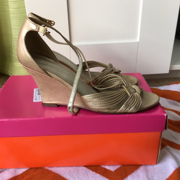 Used Gold metallic wedges. - Picture 1 of 4