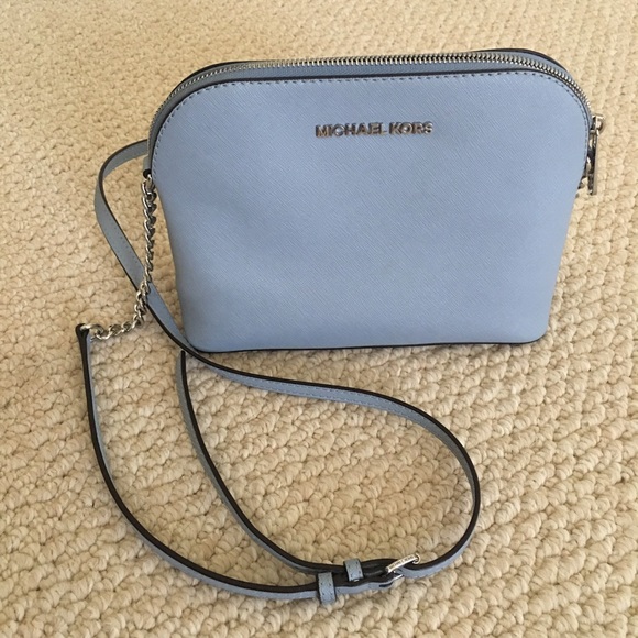 Micheal Kors crossbody purse