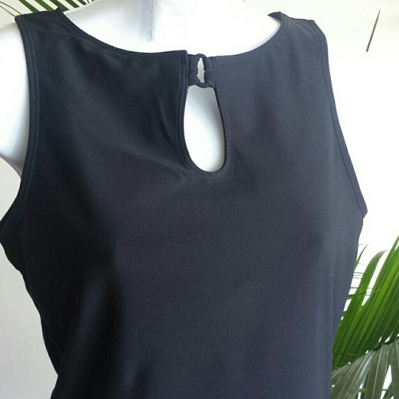 Nike Black Athletic Key Hole Top Size M